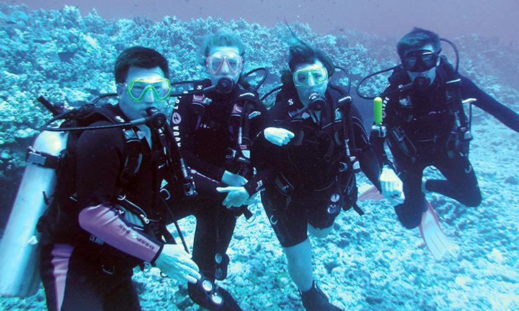 Tim Howard scuba diving with his family - ISPE Pharmaceutical Engineering